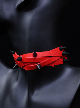 黑红双色朋克荆棘尖钉项圈