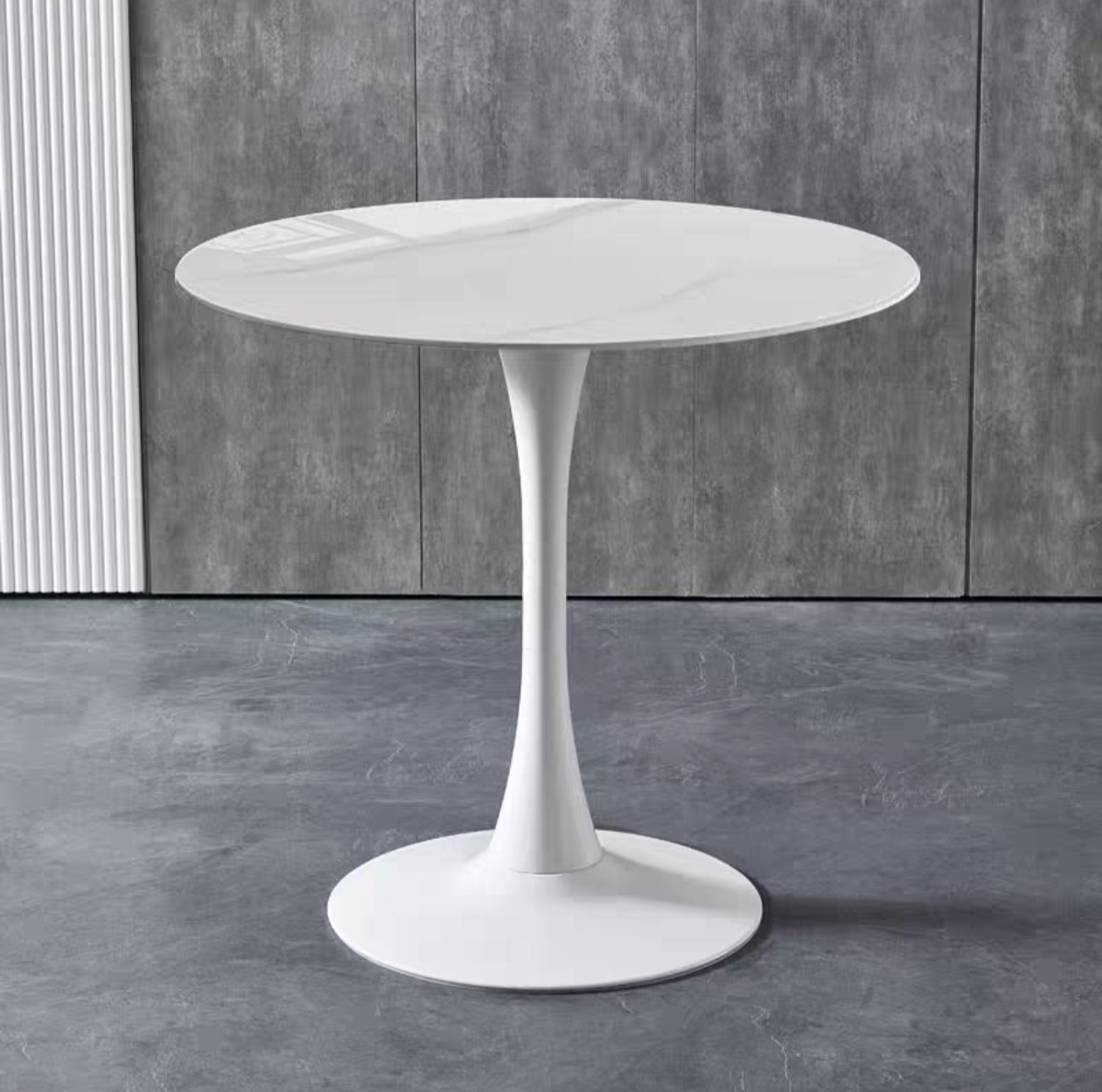 Hotel room B&B home small apartment commercial table