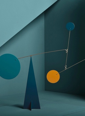 法国 VOLTA 金属动态平衡雕塑样板房间桌面装饰摆件考尔德