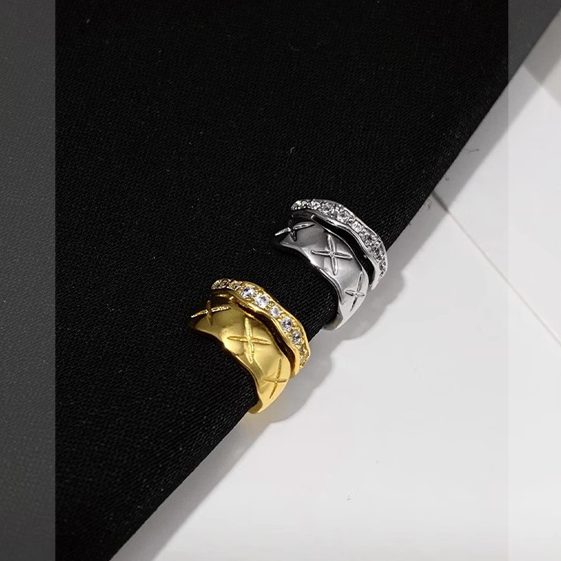 金色好看耳环女新款高级轻奢艺术生耳骨夹无耳洞独特个性秋冬耳饰 - 图1