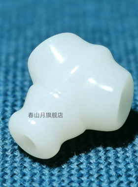 天然和田玉黑青墨白玉貔貅