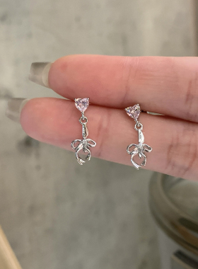 粉色爱心蝴蝶结吊坠耳骨钉