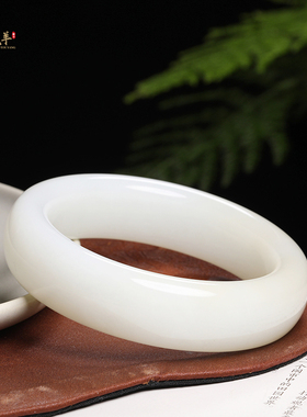 精品新疆和田玉羊脂白玉宽条手镯