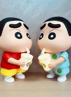2025热销动漫周边小新奶茶手办蜡笔小公仔发光拍拍灯模型可爱摆件