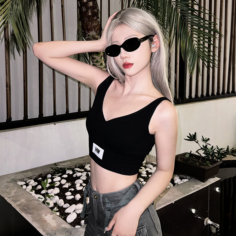 HIWEEK打底背心女v领无缝宽肩带针织轻运动风带胸垫内衣可外穿