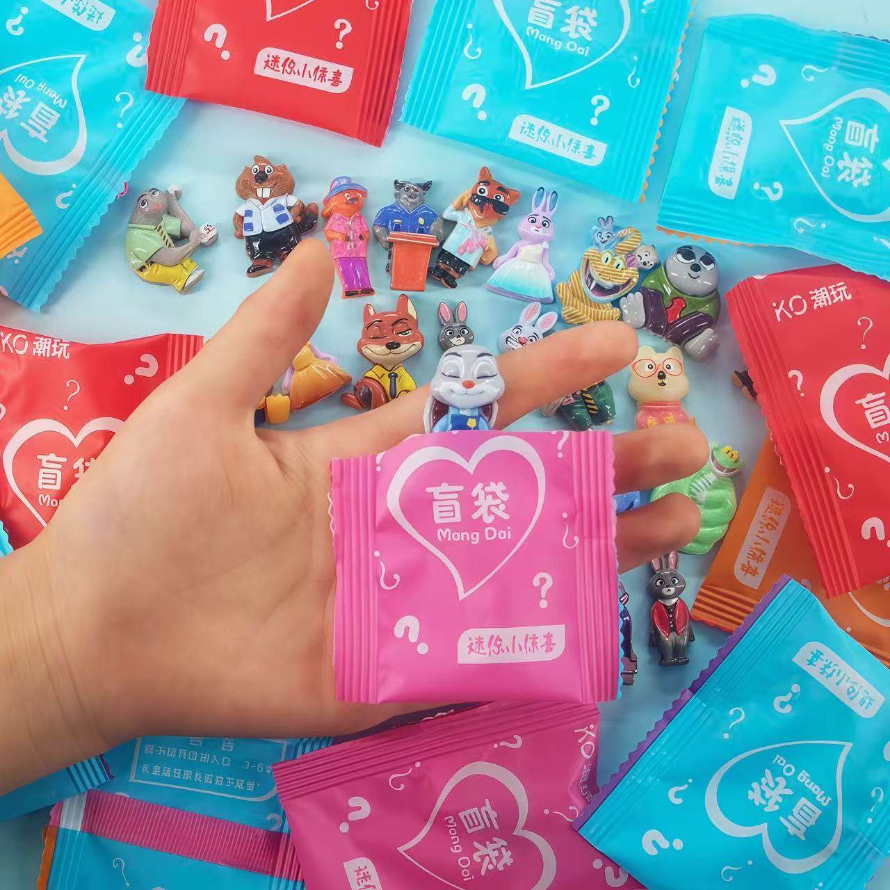 ������ �����ɫ��֬ä�� ����� ��ͯ�׶�԰С��Ʒ  8.9Ԫ