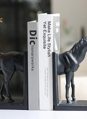 新中式复古艺术俊马书档摆件书房书柜书桌创意动物书靠样板房饰品