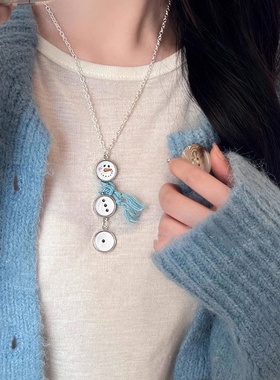 圣诞节可爱小雪人项链女氛围感锁骨链秋冬情侣闺蜜长款毛衣链礼物