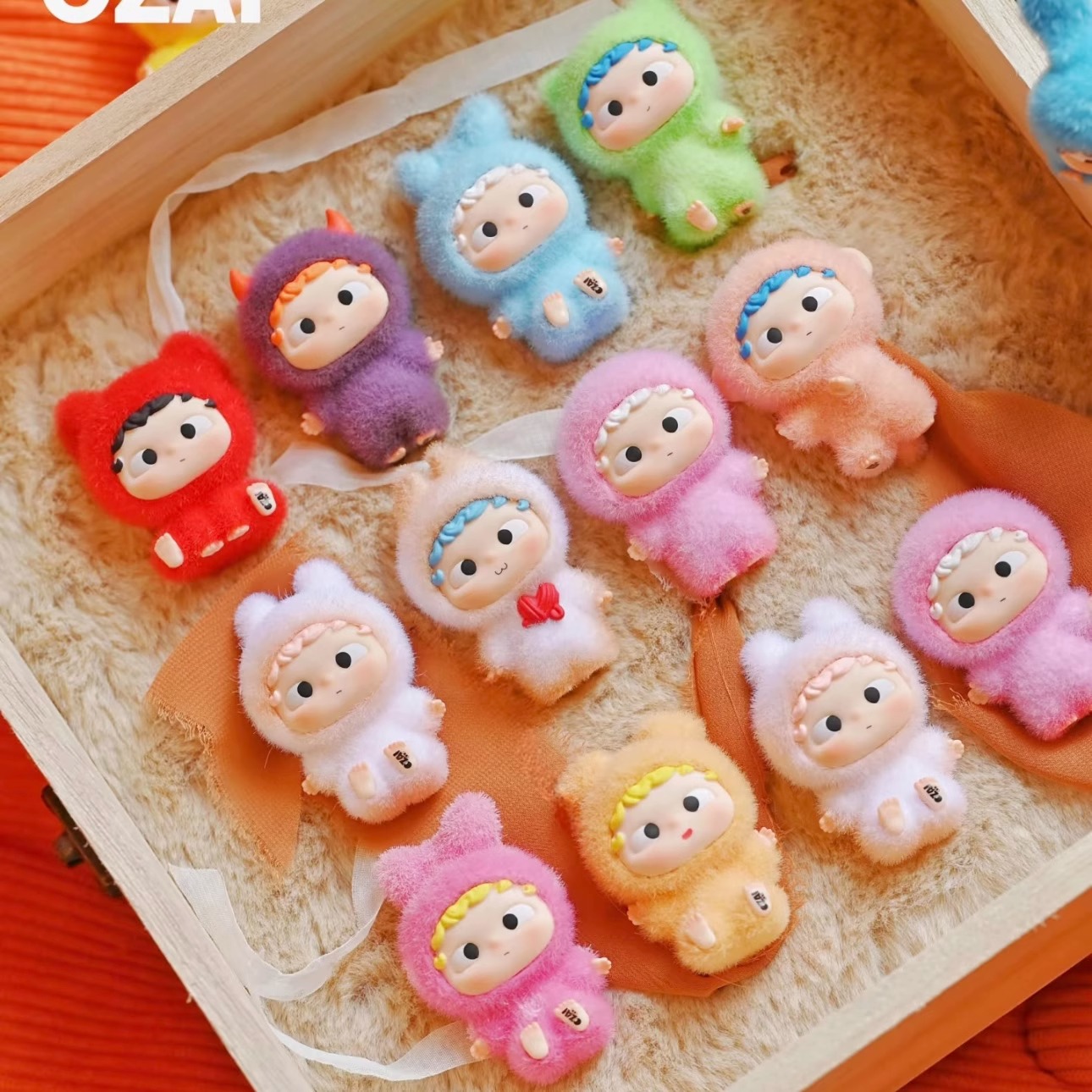正版黑玩哦崽OZAI茸茸收容所盲盒可爱毛绒萌粒公仔桌面摆件礼物潮 - 图1