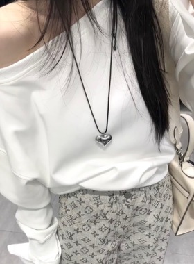 日韩简约甜酷立体光面爱心吊坠项链女高级感抽拉长款黑皮绳毛衣链