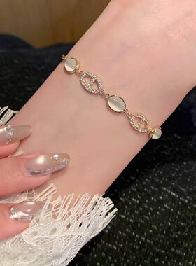 金色猪鼻子猫眼石手链女轻奢小众高级感手串气质名媛风高颜值手饰