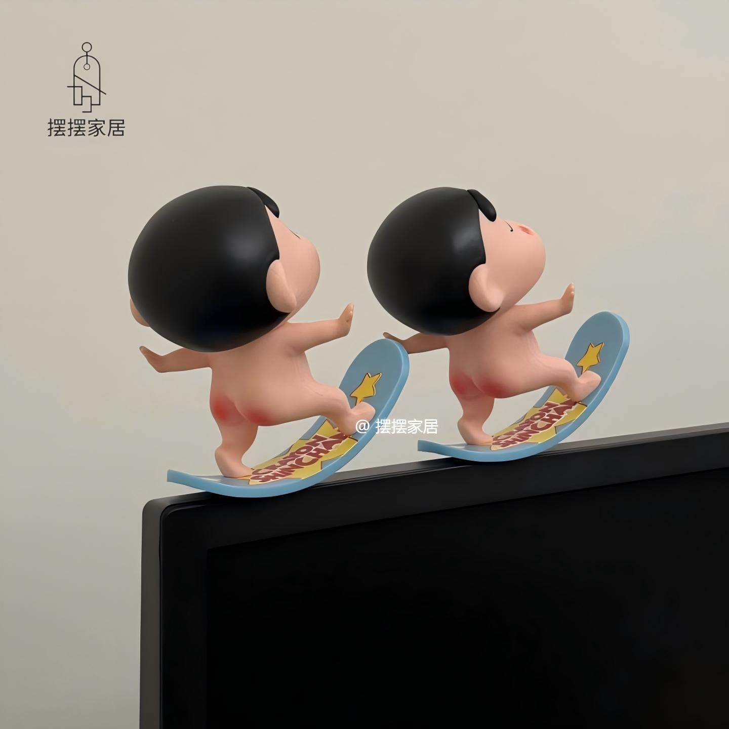 蜡笔小新系列裸奔冲浪小新可摇摆桌搭手办可爱工位摆件潮玩装饰品,淘宝优惠券,粉丝福利购,淘宝优惠卷