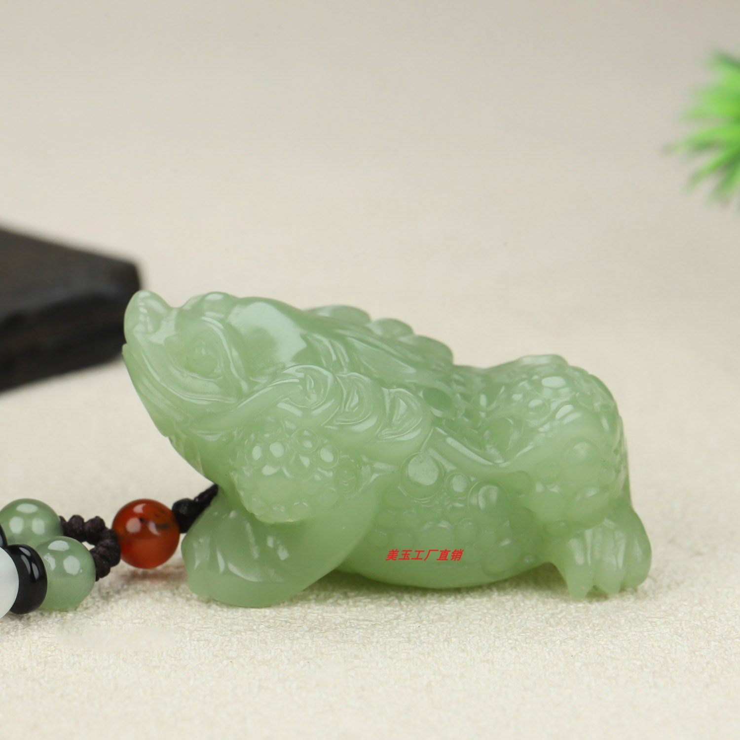 和田玉冰底晴水色招财金蟾挂件玉石金蟾吊坠男女款毛衣链,淘宝优惠券,粉丝福利购,淘宝优惠卷