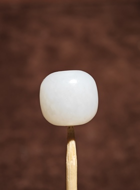 正宗新疆和田玉籽料14*15mm老型珠红皮白肉单珠顶珠原皮高档配饰