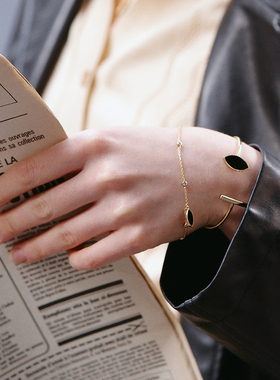 RetroChic黑眼睛开口手镯