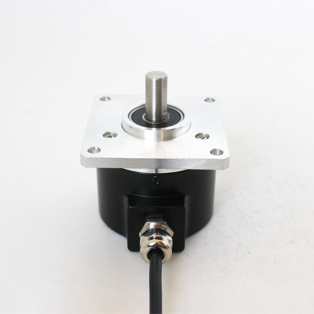 The new SNK-SP2500-2MWT rotary encoder for cross-cutting machines SNK-SP1000-2MWT has a one-year warranty.