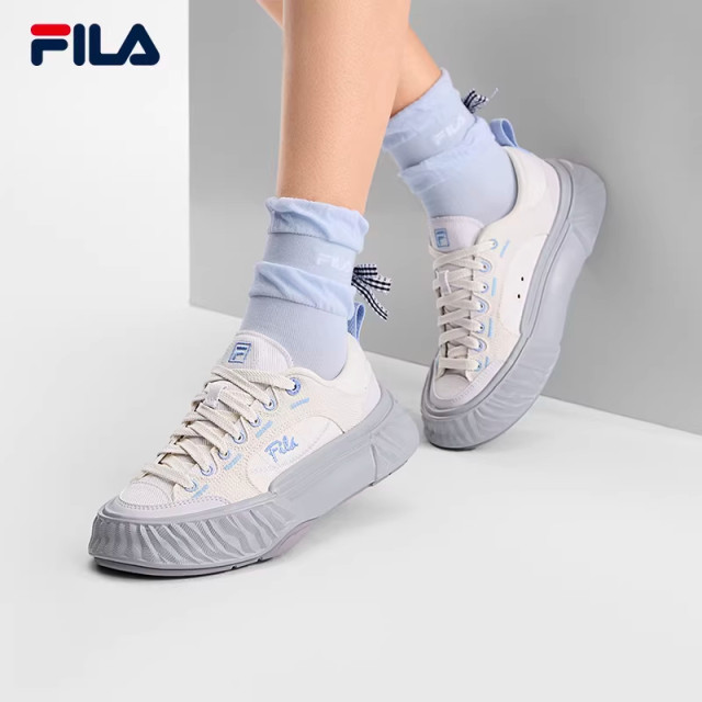 ເກີບຜ້າໃບຂອງແມ່ຍິງ FILA