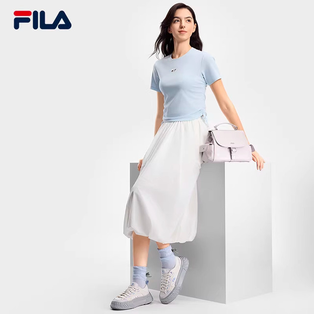 ເກີບຜ້າໃບຂອງແມ່ຍິງ FILA