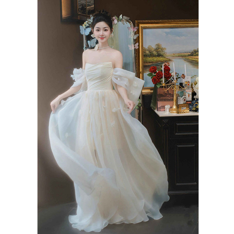 仙女风抹胸轻婚纱2025新款白色晨袍网纱出门纱超仙在逃公主高级感,淘宝优惠券,粉丝福利购,淘宝优惠卷