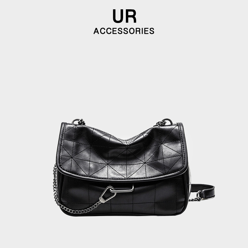 UR通勤风单肩包包大容量带链条邮差包2024新款车缝线软皮斜挎女包