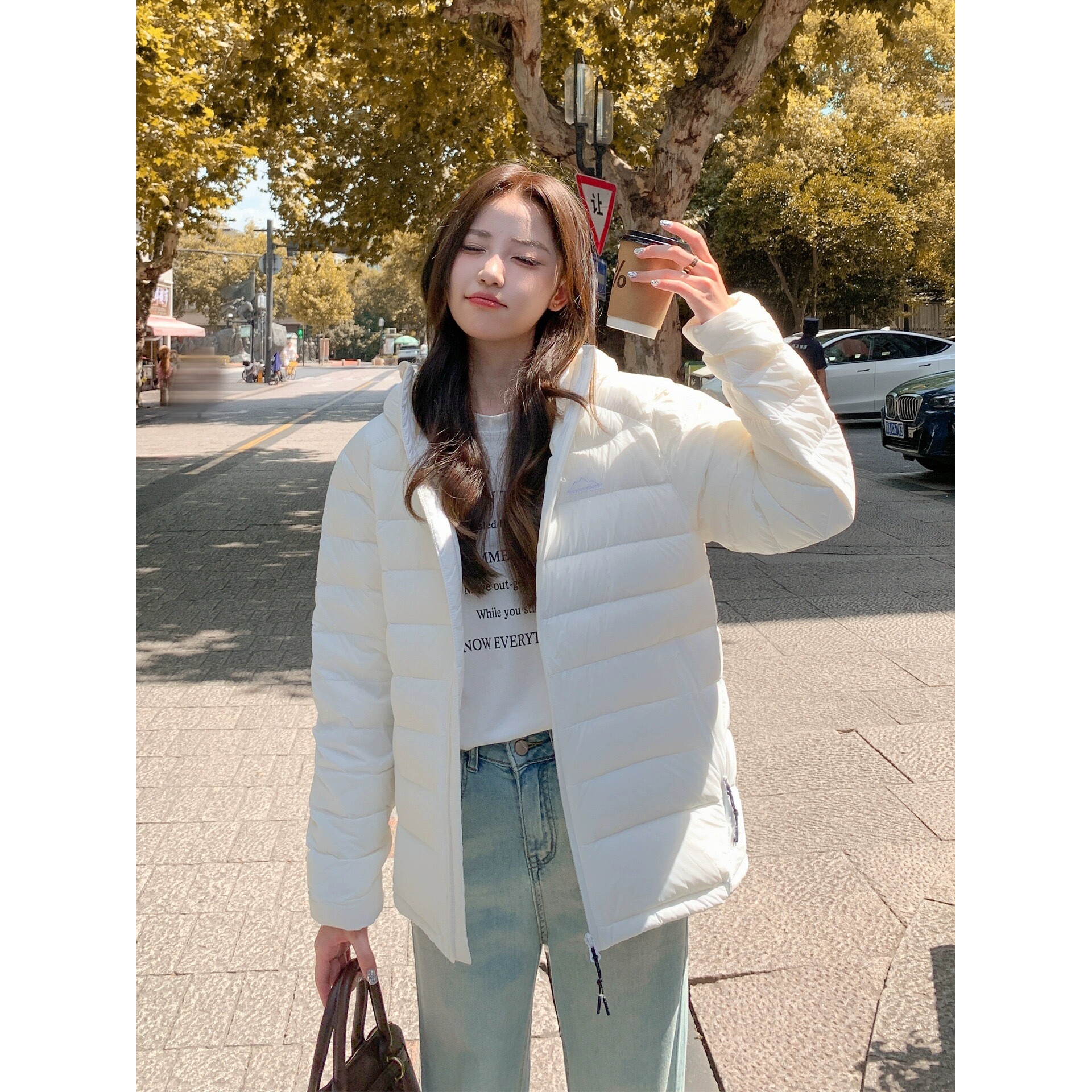 MM明摩女装短款羽绒服女款冬排骨轻薄连帽90白鸭绒外套官方旗舰店 - 图2