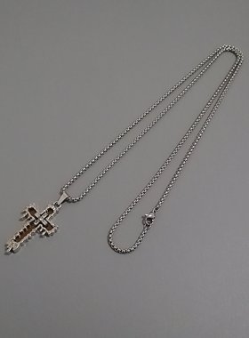 街舞搭配时尚个性创意项链饰品