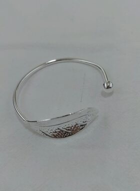 一页出品！新款时尚简约树叶叶子女士开口手镯百搭银色独特首饰