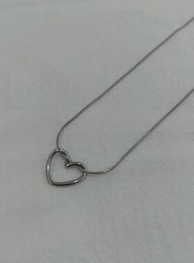 一页出品！轻奢小众爱心项链女士ins百搭细链子时尚百搭锁骨链