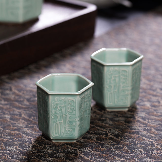 Longquan Celadon Bronze Treasure Vase Covered Bowl Hand-caught Pot Teacup Single High-end Non-Hot Hand Large Tea Bowl with Cover