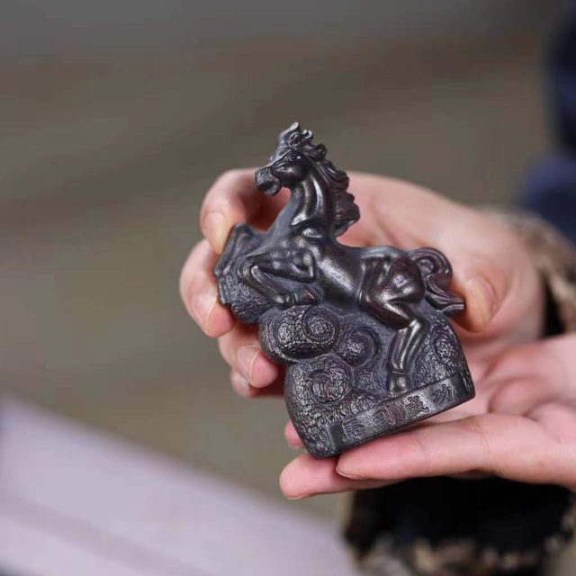 Yixing Zisha Tea Pet Horse to Success Zodiac Horse Sculpture Boutique Can Raise Tea Table Tea Table Small Ornaments High-end Tea Play