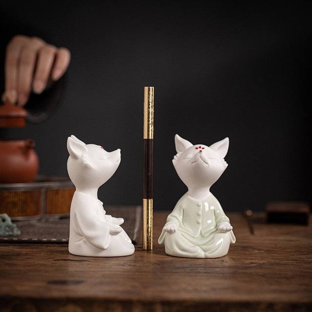 Creative and cute tea pet ornaments, fox pen holder, tea needle, tea clip holder, kung fu tea set, tea ceremony accessories, desktop tea toy