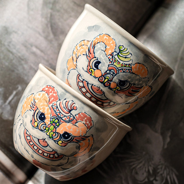 Pure hand-painted lion awakening underglaze color ceramic tea cup for men and women to gather wealth master cup single cup high-end personal tea set