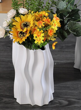 现代北欧冰川白色陶瓷花瓶花器 极简软装家居样板房客厅玄关摆件