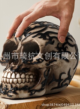 跨境新品热销万圣节装饰焰纹骷髅头个性摆件树脂工艺品家居玄关摆