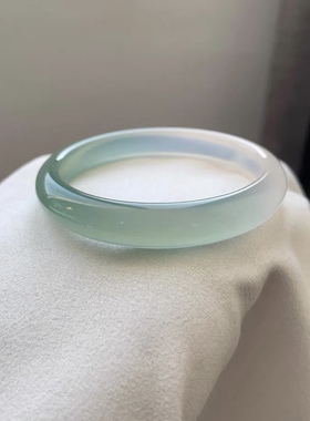 天然玛瑙高冰高透手镯冰种渐变浅绿半山半水玉髓玛瑙平安玉镯