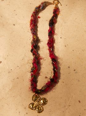 HiHipenny/温暖壁炉手工编织真丝纱线四叶草花吊坠项链OT扣毛衣链