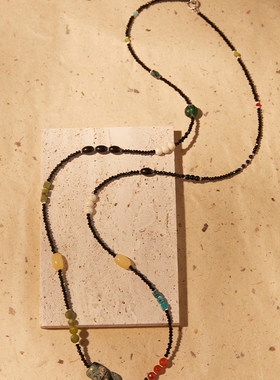 HiHipenny/温暖壁炉黑玉髓天然石项链古法琉璃串珠叠戴长款毛衣链