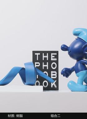 现代卡通系创意酒柜办公室客厅轻奢样板间蓝精灵工艺装饰品小摆件