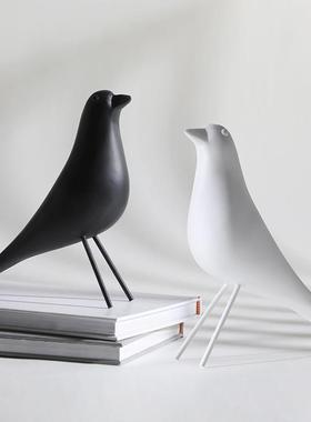 现代简约伊姆斯鸟树脂摆件样板房黑白桌面电视柜小鸟小摆件饰品