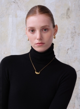 Comelico镶钻牛角面包锁骨链