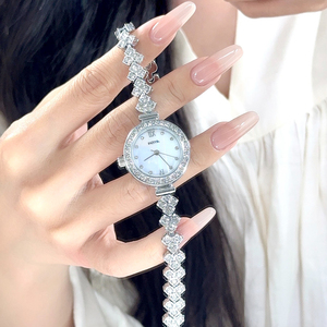 【坎戈尔袋鼠】轻奢小众防水石英表