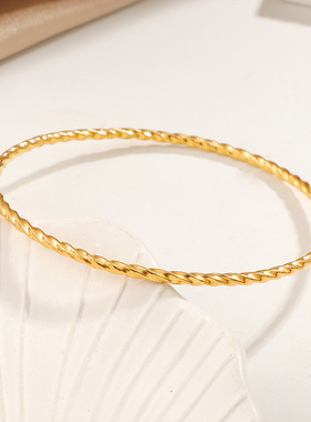 新款麻花扭线手镯女款不掉色镯子极简细款轻奢小众高级感轻奢手环