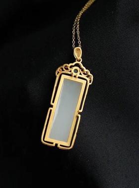 羊脂玉平安无事牌女新疆和田玉吊坠男碧玉玉牌子9K金镶嵌项链硬金