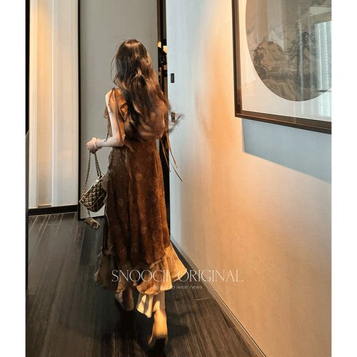 复古国风碎花吊带连衣裙设计感拼接荷叶边气质长裙女 - 图2