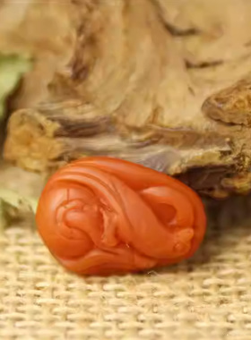 云南保山南红玛瑙喜鹊挂件