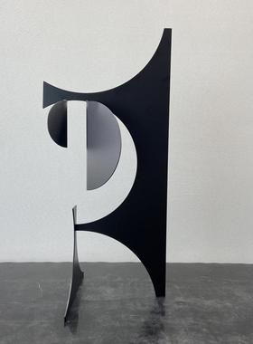 现代简约黑色金属几何摆件创意艺术摆件客厅样板房售楼处软装饰品