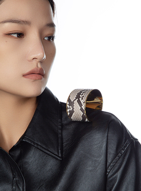 vk饰品 【幻灵】摩登夸张时尚百搭手饰小众设计蛇皮纹高级感手镯