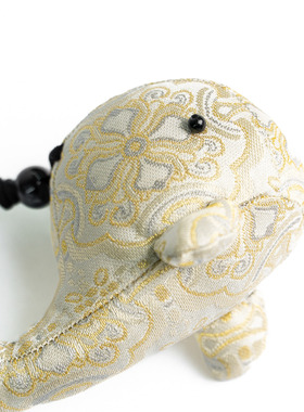 芬领-海豚挂件-桑蚕丝宋锦（织金）吉瑞海豚真丝挂件FQ574