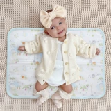 Младенец -разделенные ребенка расчесывали хлопок Четыре сезона мочи Неонаталя можно промыть и мочиться водой