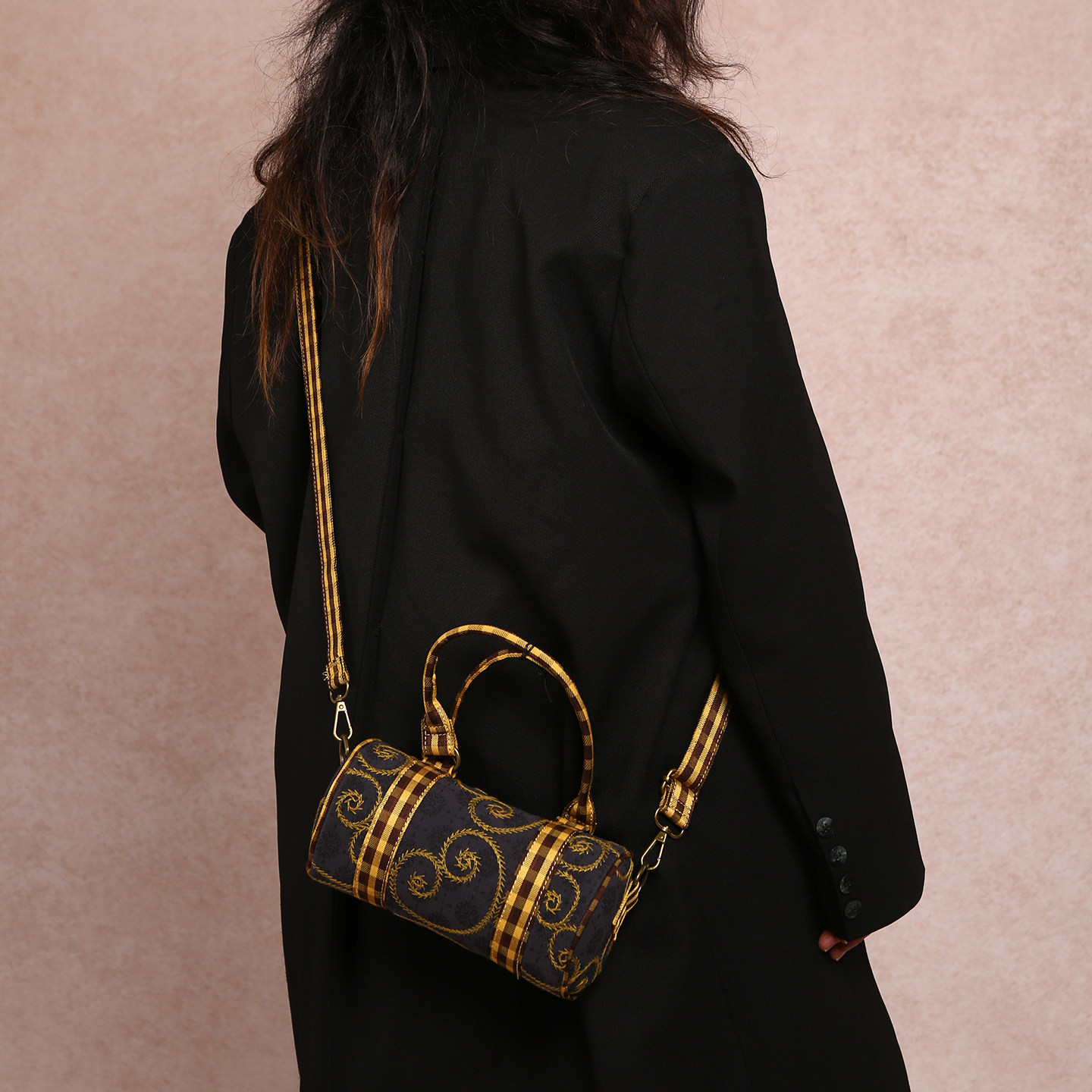 咩奇 【美式果酱】圆筒包复古棉麻刺绣小众设计感手提斜挎腋下包,淘宝优惠券,粉丝福利购,淘宝优惠卷